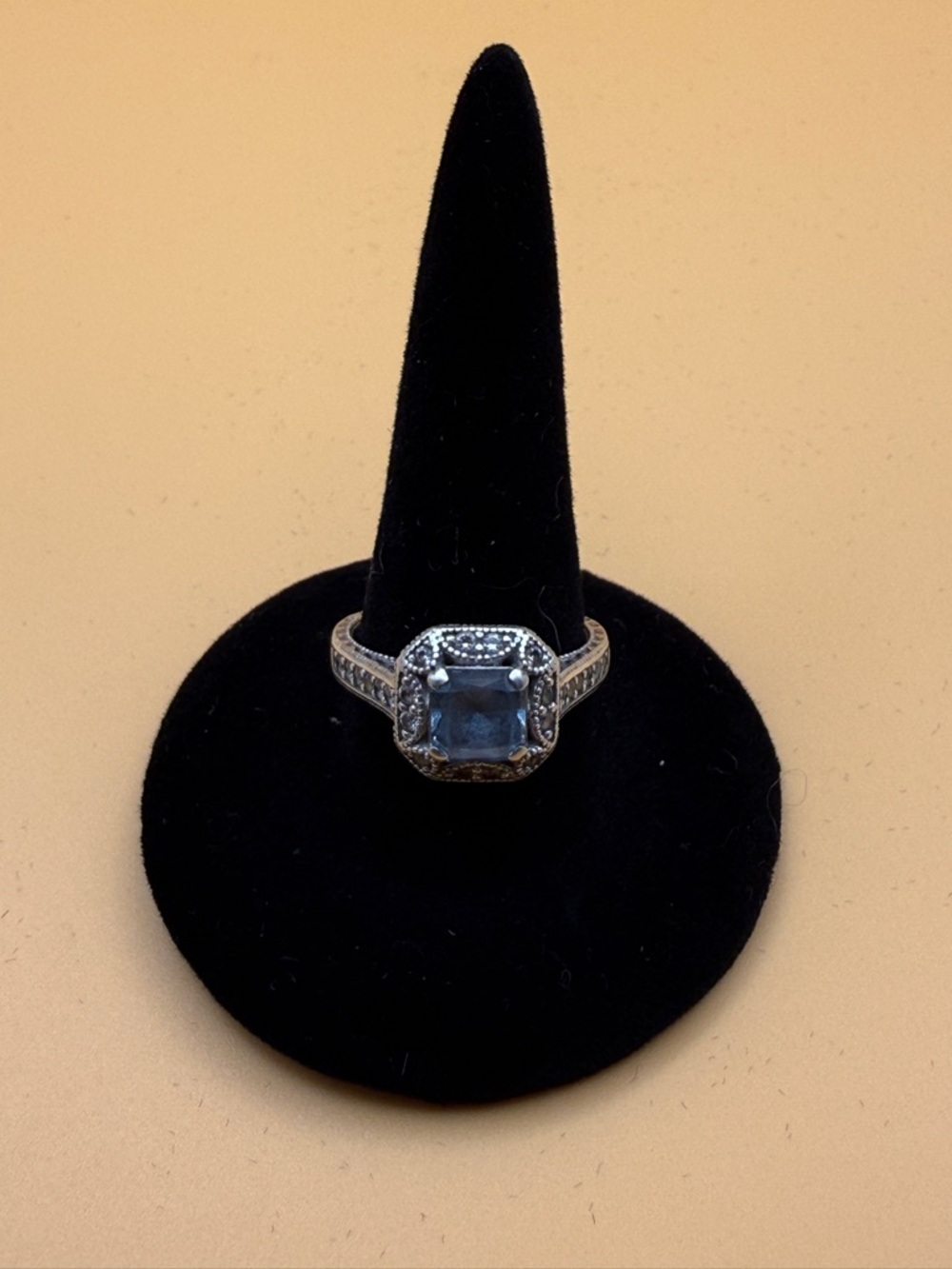 Vintage-Inspired Silver Ring with Aquamarine CZ Stone